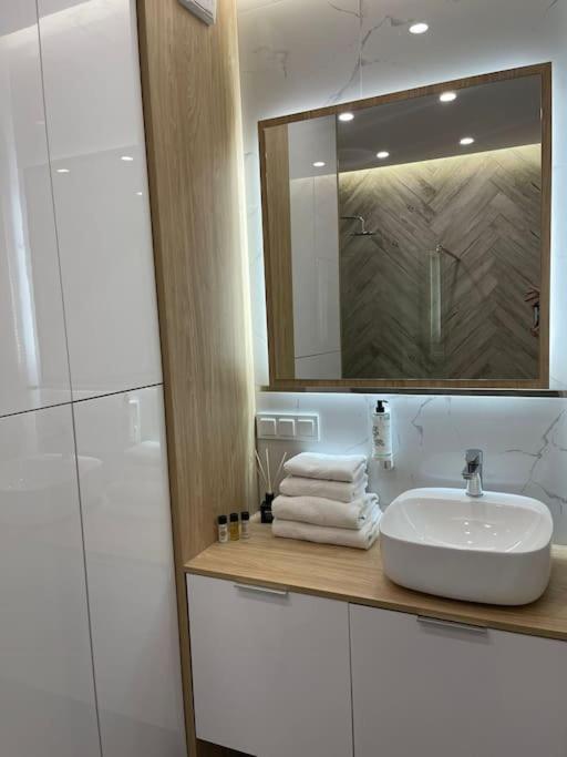 Forum Wola Fine Apartment Varşova Dış mekan fotoğraf